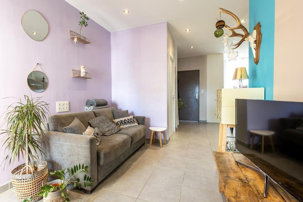 Charmant Logement De Qualite - Centre Ville De مييو المظهر الخارجي الصورة